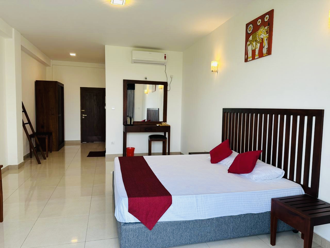 Deluxe Double Room | Kandy Hub
